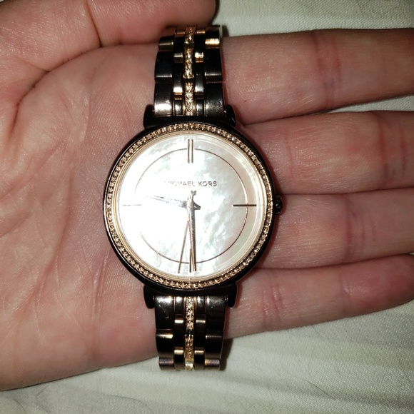 Michael Kors Cinthia w/Diamonds Accent - Picture 1 of 7